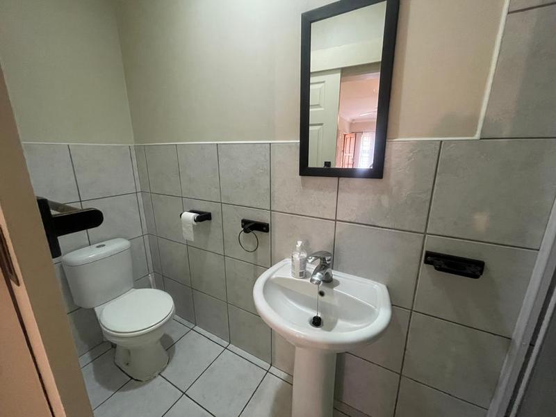 To Let 1 Bedroom Property for Rent in Sunnyside Eastern Cape